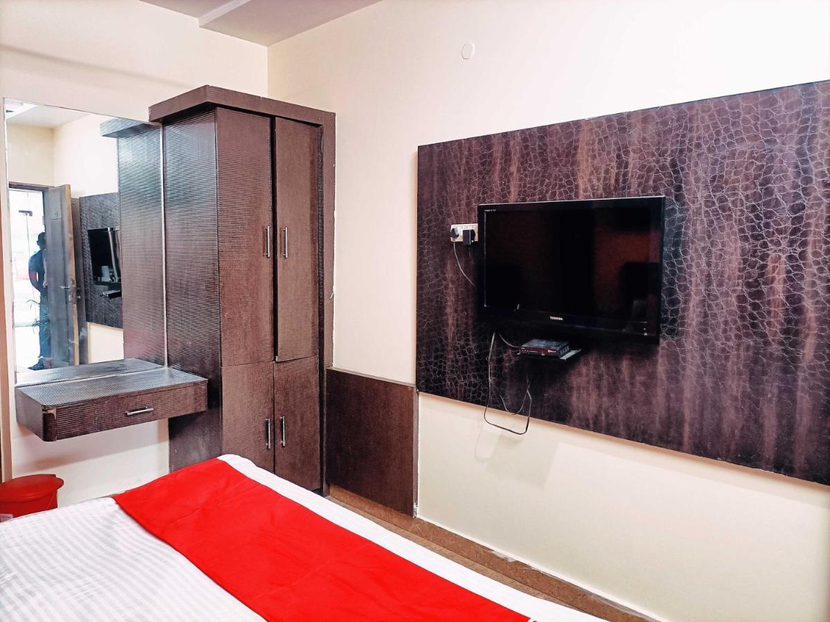 Oyo Flagship Just-9 Inn Near Sahara Ganj Mall Лакнау Екстериор снимка