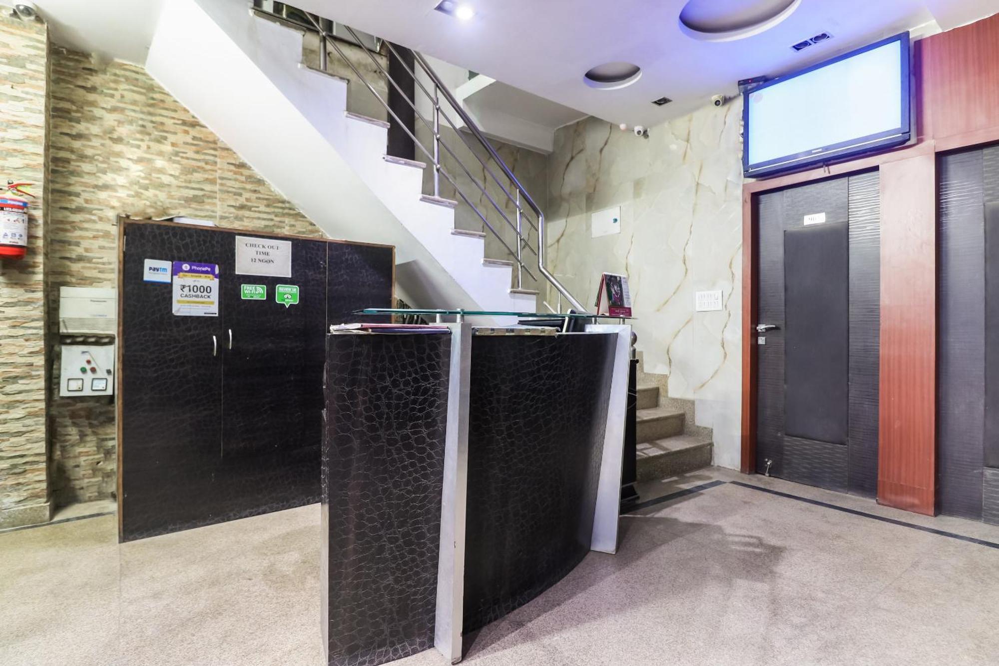 Oyo Flagship Just-9 Inn Near Sahara Ganj Mall Лакнау Екстериор снимка